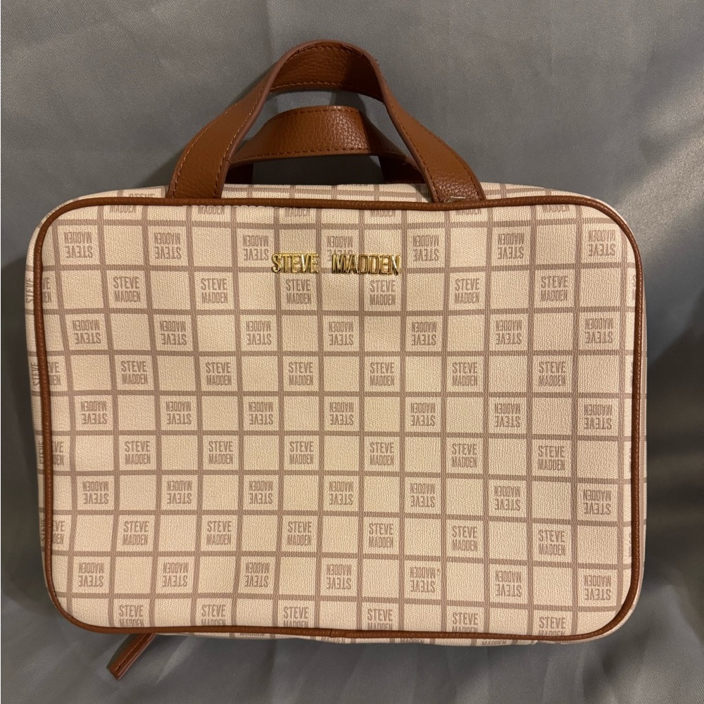 Steve MaddenTan/Cream Cosmetics Makeup Case 13”x9” Clean